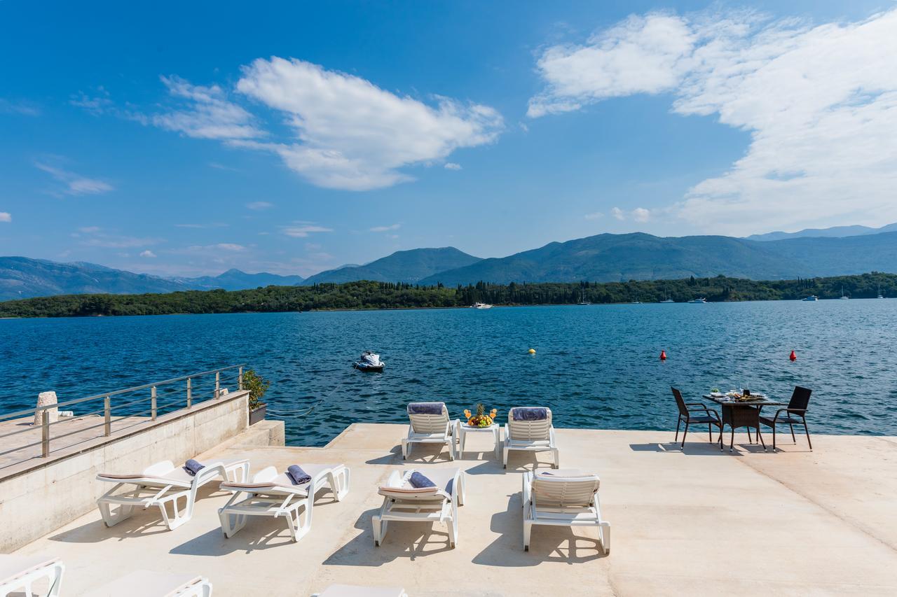 Apartmani Mia Tivat Exterior photo